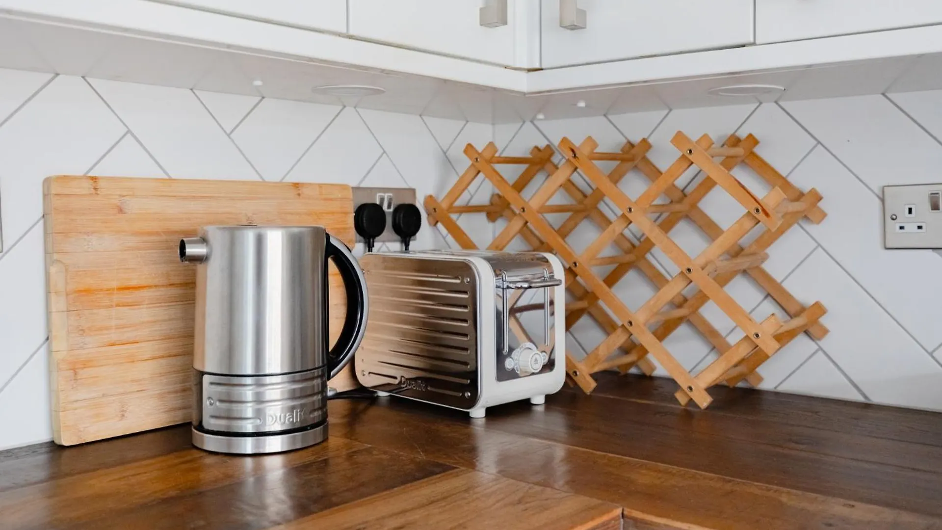 Contemporary 2Bd Flat With Balcony Shoreditch London Apartment