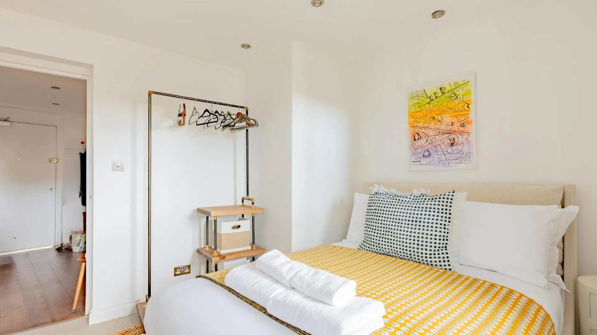 Contemporary 2Bd Flat With Balcony Shoreditch Londra