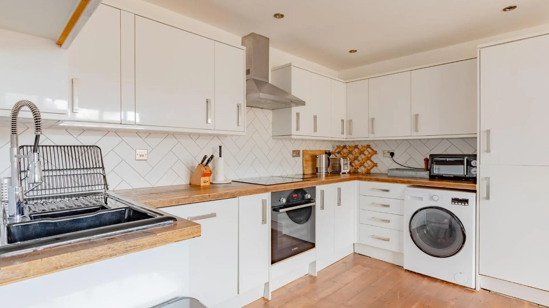 Contemporary 2Bd Flat With Balcony Shoreditch Londra